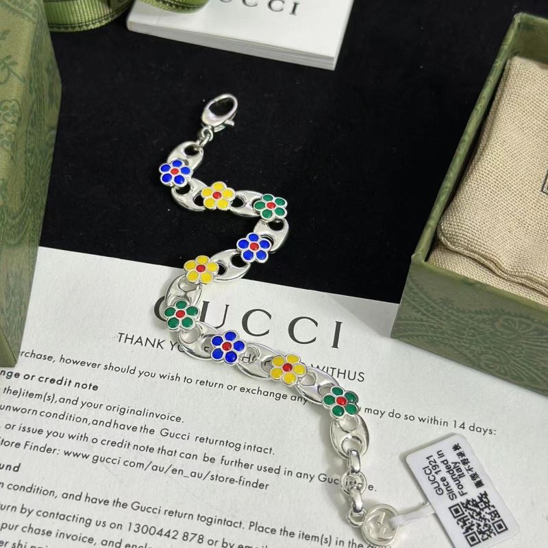 G*u*i bracelets